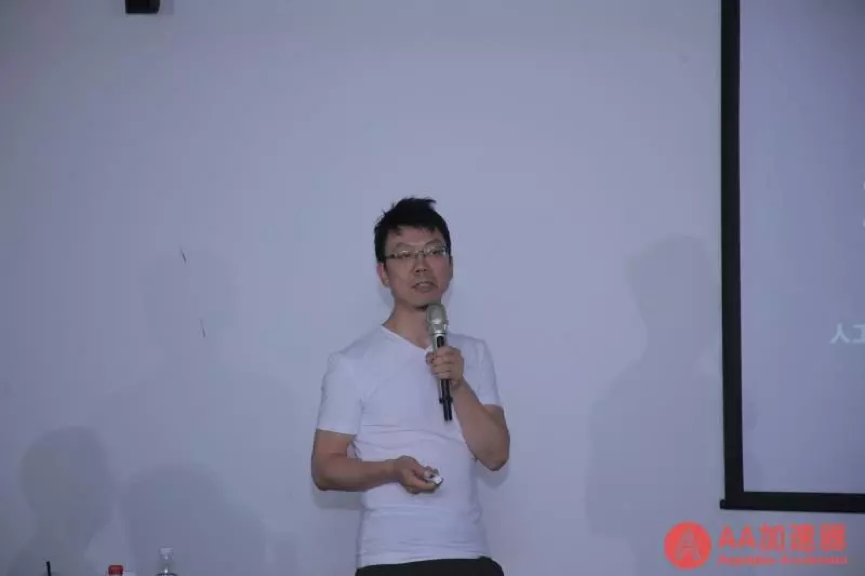 烈熊创始人吴炤亿做项目路演