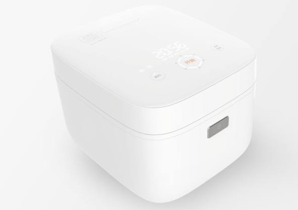 电饭煲通体白色。