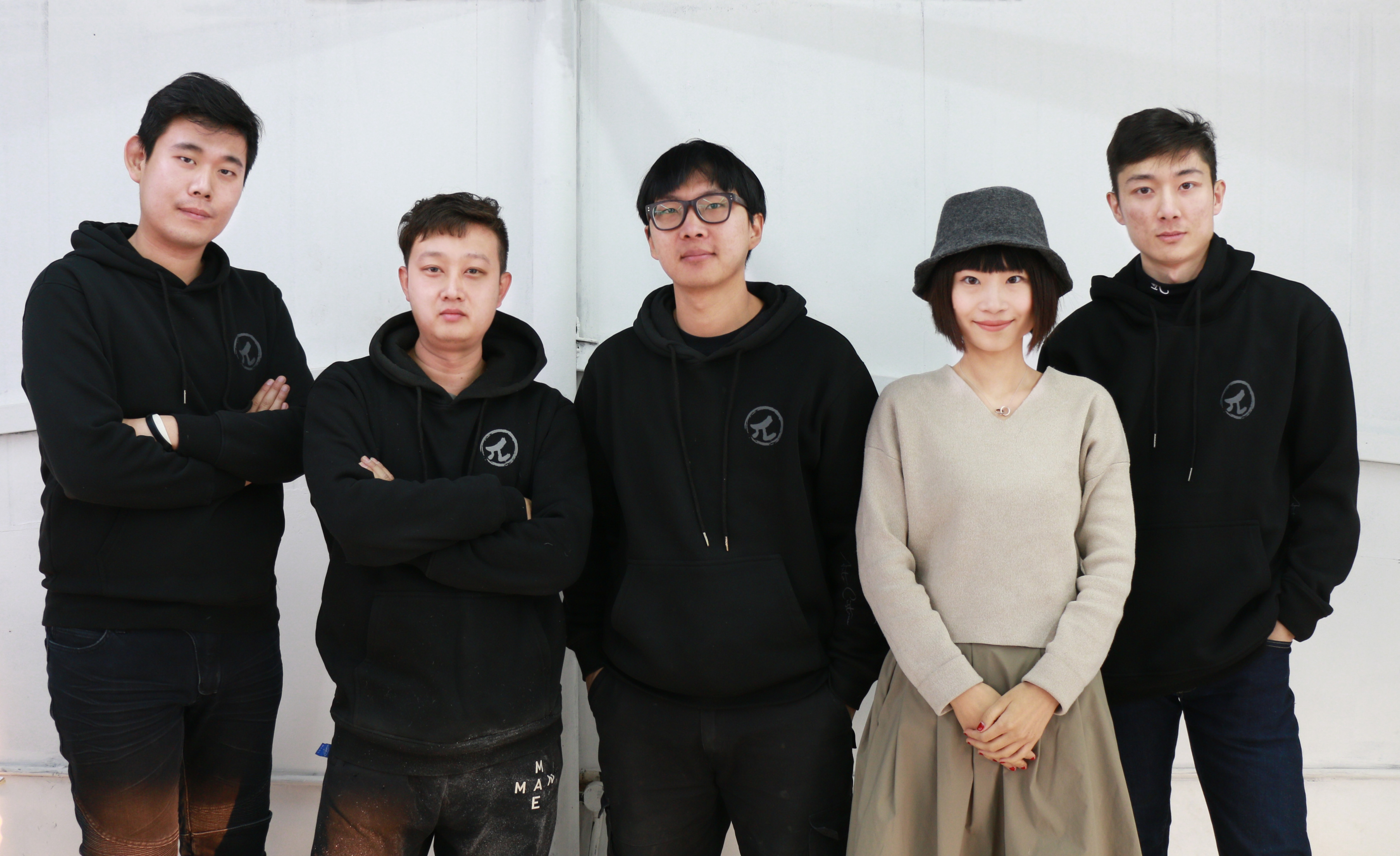 "工匠派"以改装车作为节目主题,将保时捷911,三菱3000gt等经典老车与