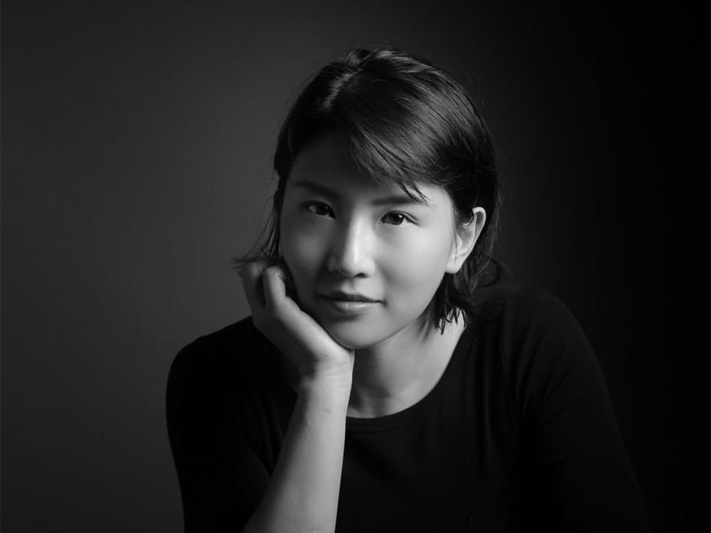 戚圣骞毕业于美国杜伦大学金融专业,她喜欢柔术,曾获得巴西柔术中国公开赛金牌。