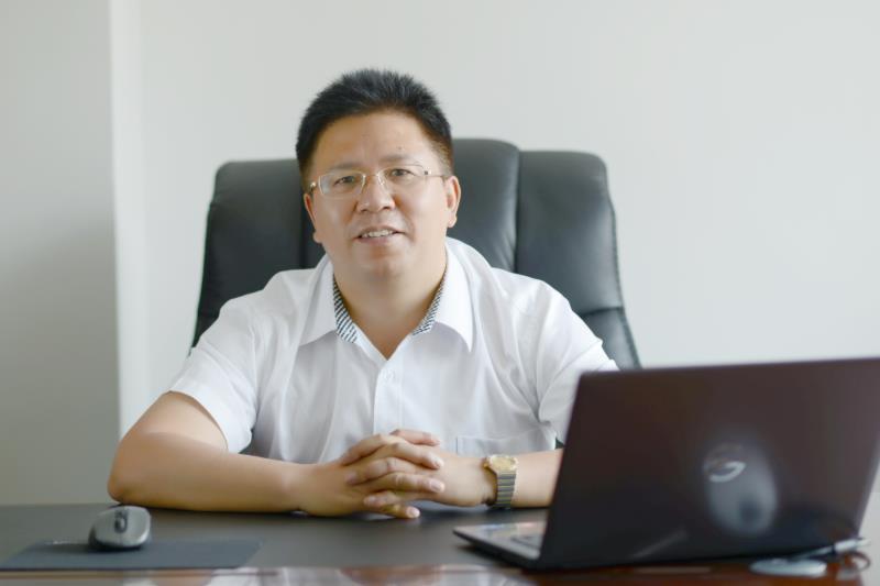 刘少先在医疗仪器行业有20多年的从业经验。