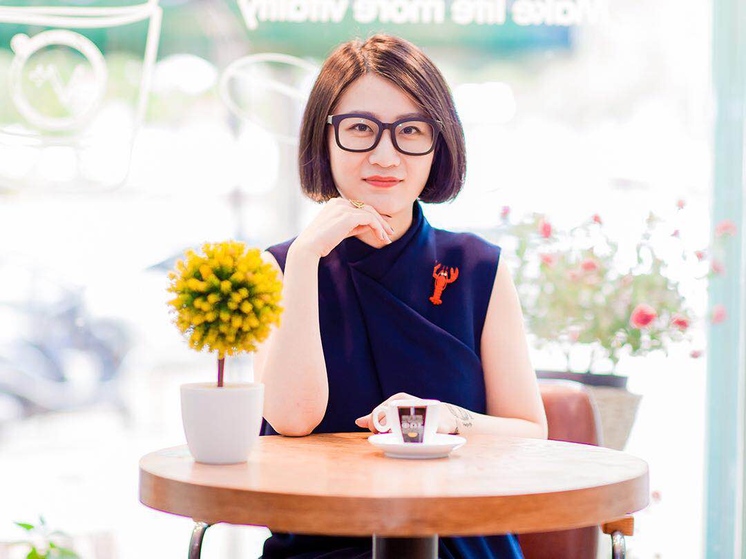 Nina从事投资行业多年后，毅然转入医美圈，成为一名美妆博主。