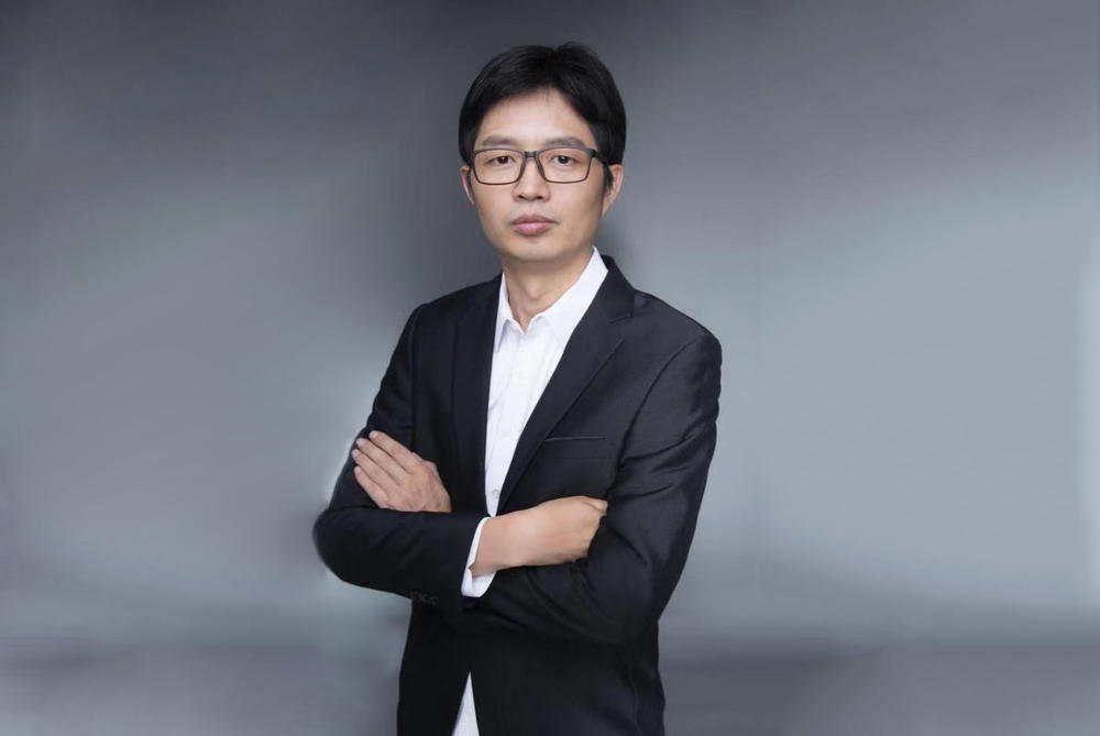 孙运动具有10年的游戏行业经验。