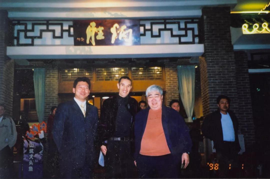 炳胜掌舵人曹嗣标顾客是我们的米饭班主跟着顾客的需求去创新