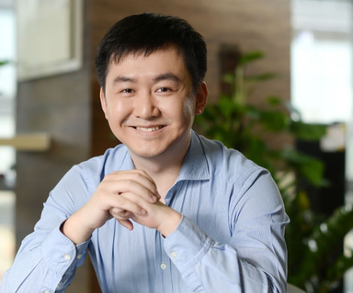 小川一干就是十八年,期间拒绝了丁磊,李彦宏,周鸿祎各种条件的邀请,又