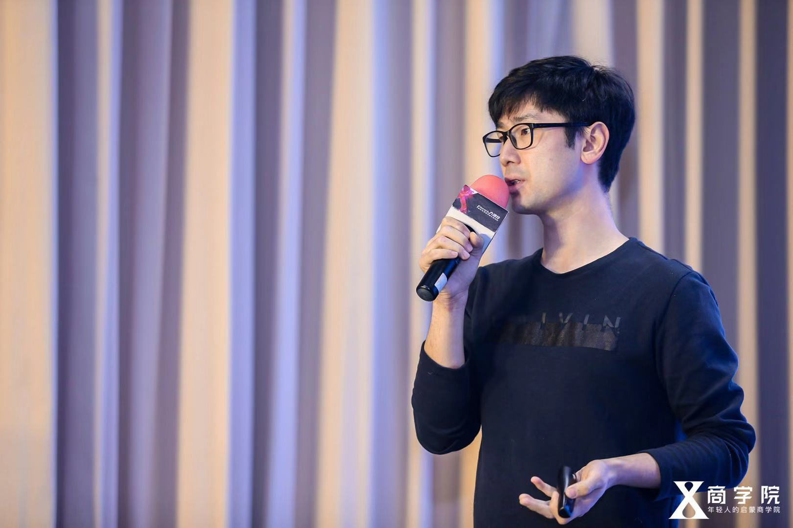 创投媒体铅笔道创始人王方先生,石榴财经创始人张凤安先生和如是研究