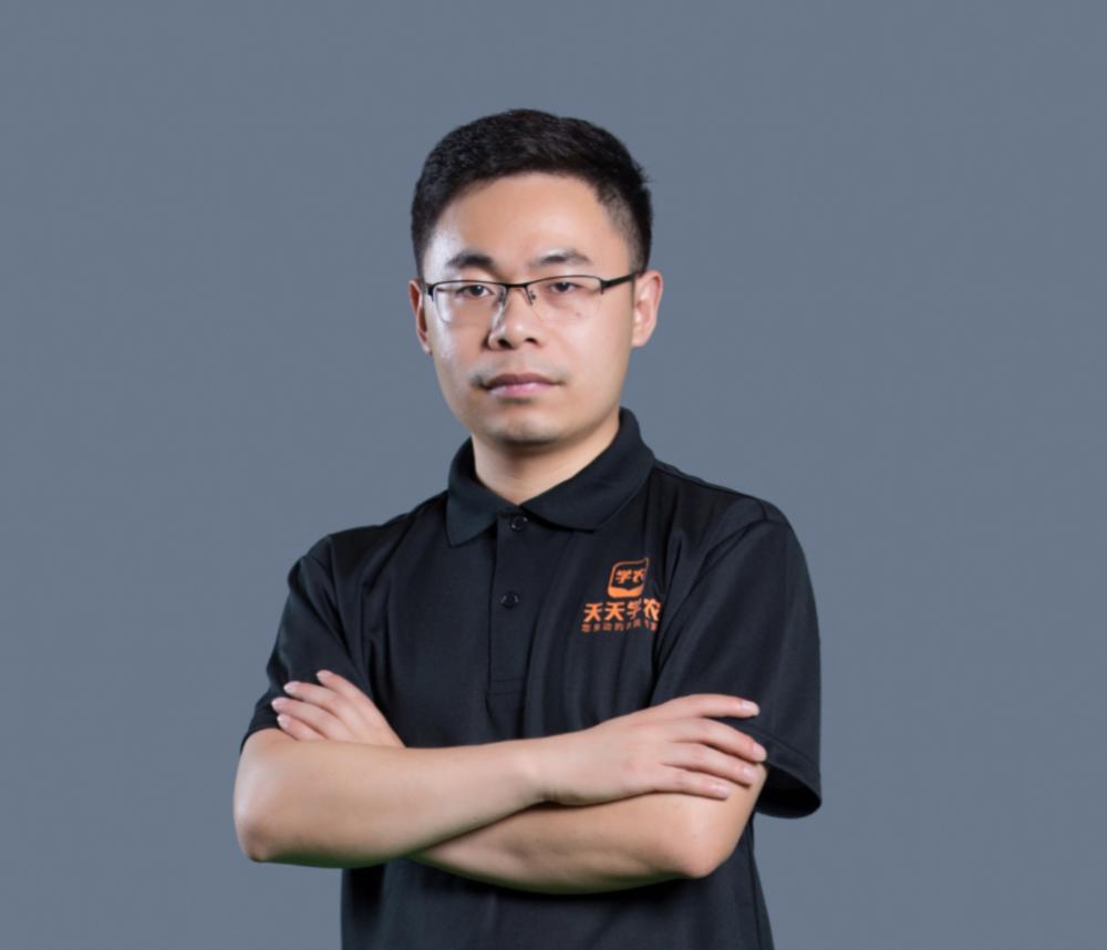 在赵广的设想里,在除东北平原外的丘陵地带,农民依靠天天学农App进行耕作。