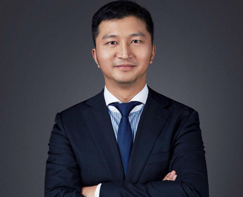 童子平坚持认为,应该由产业拥抱互联网
