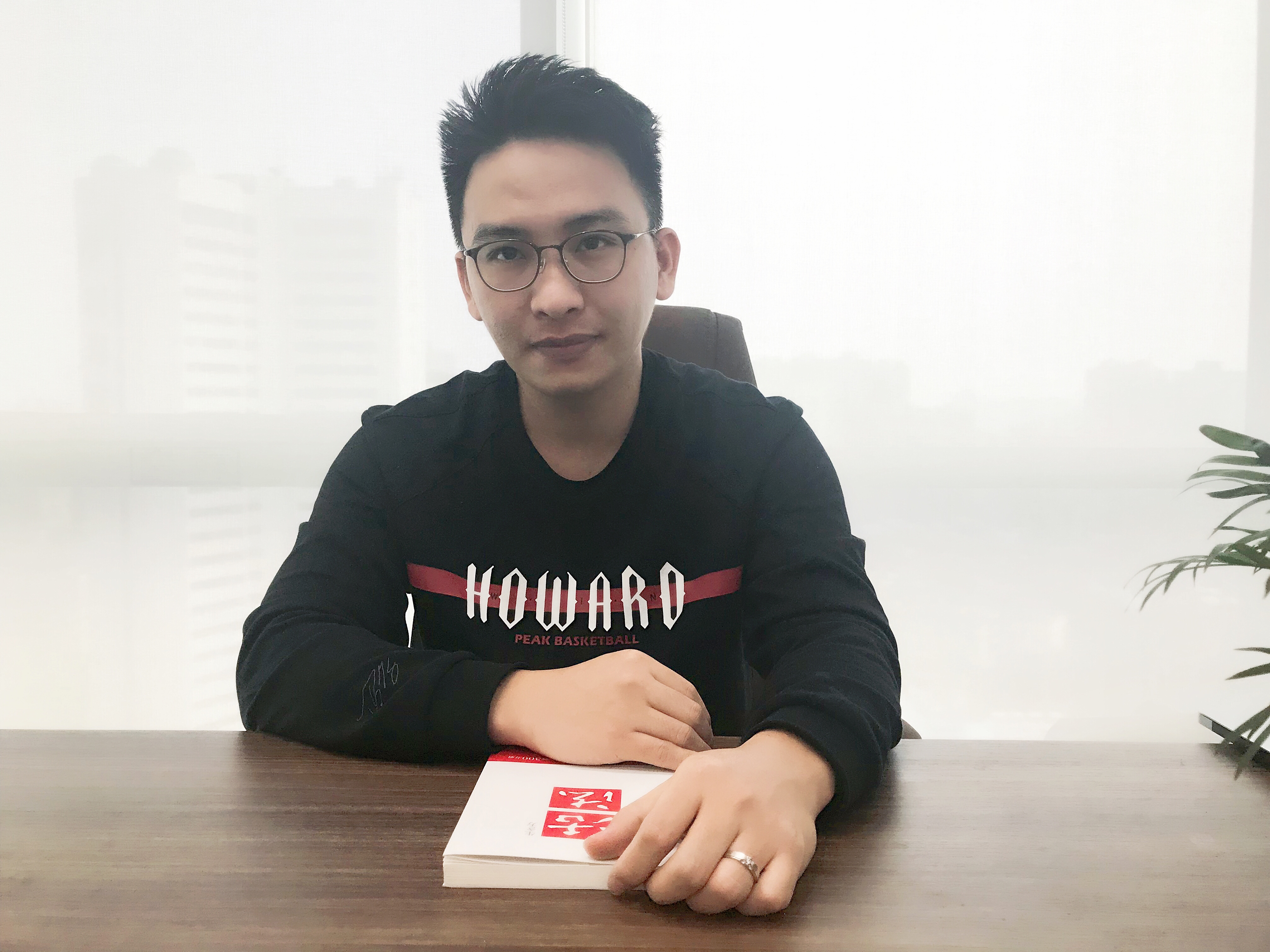 刘马松为连续创业者，曾创立旅游项目及新媒体项目